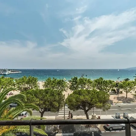 Le Liberty - Beautiful 67m Beachfront In